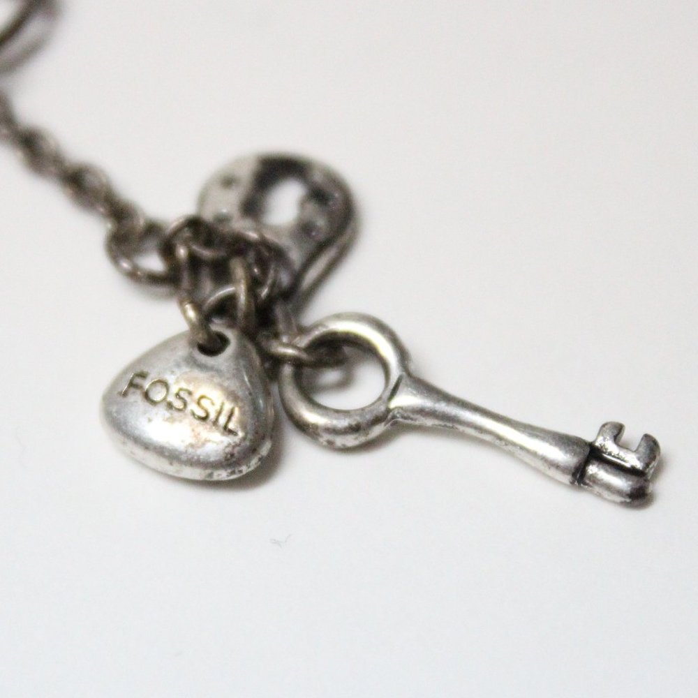 Marked Fossil 3 Flower Lobster Clasp Silvertone Fashion Chain Necklace - Picture 2 of 11